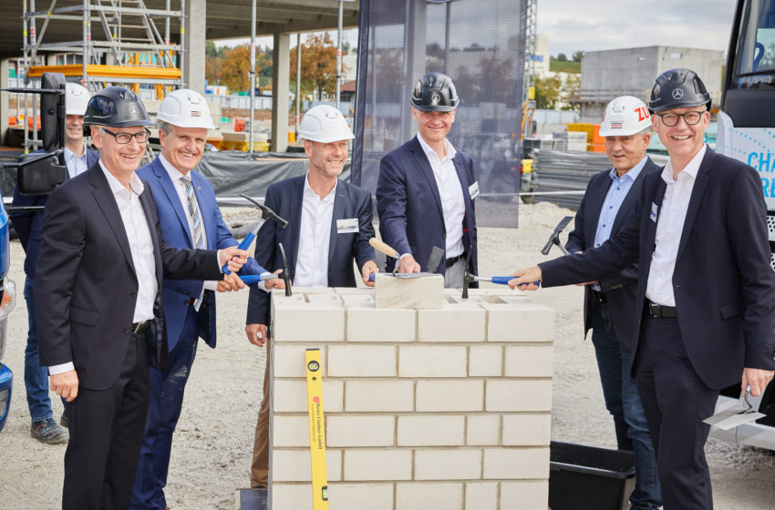  Daimler investiert in neues Nfz-Zentrum