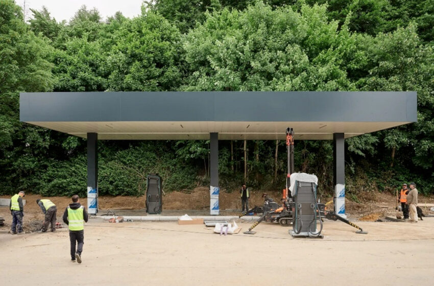  Elektrische Reisebusse sind alltagstauglich – doch Infrastruktur und Kosten bleiben Herausforderungen